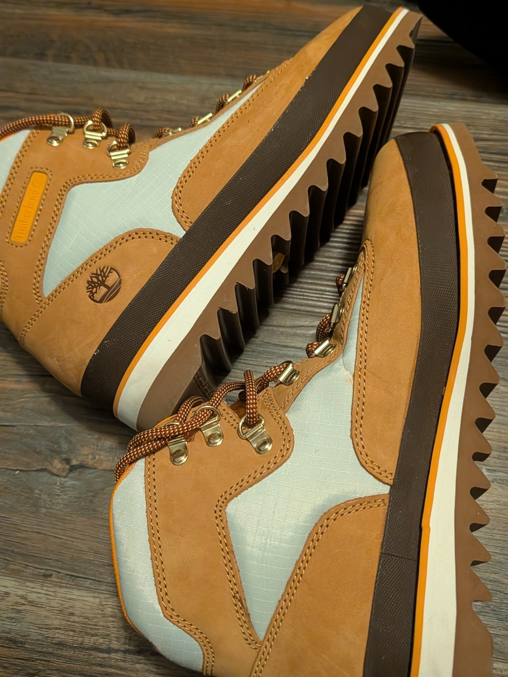 Timberland Men's Tan and White Ridge Trail Boots